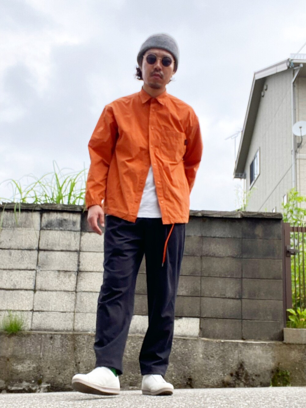 「niko and...のアイテム（ナイロンジャケット、オレンジ系）」を使った、yamazakiさん（メンズ・181cm）の夏コーディネートの1枚目の写真