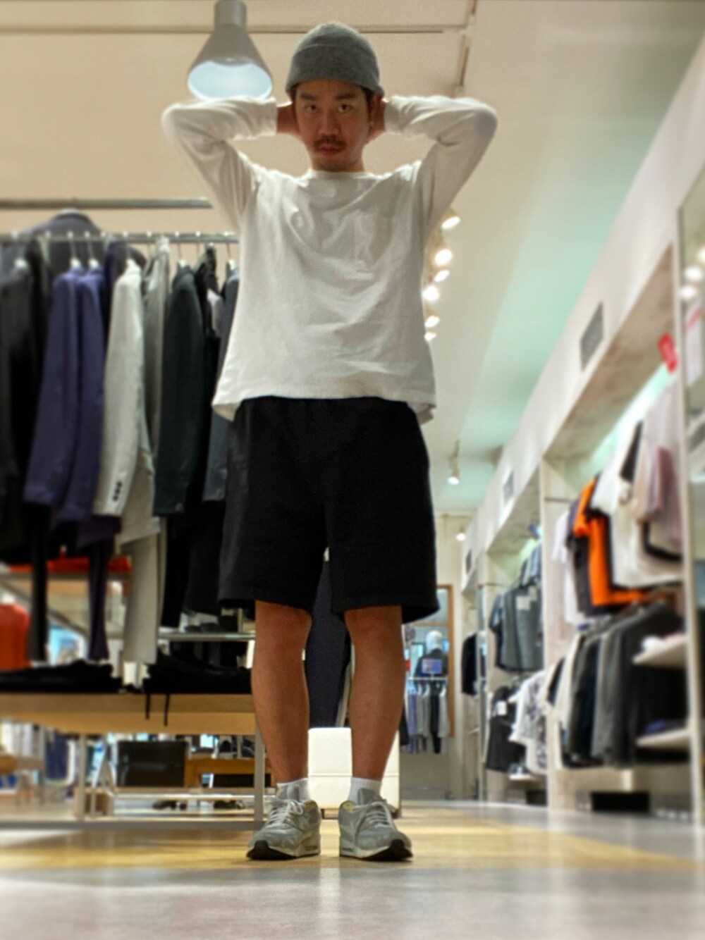 「UNIQLOのアイテム（Tシャツ/カットソー、ホワイト系）」を使った、yamazakiさん（メンズ・181cm）の夏コーディネートの1枚目の写真