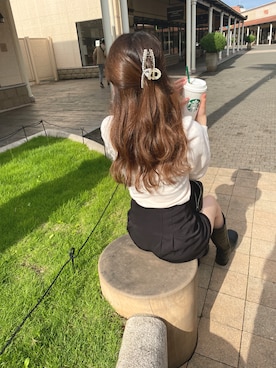 「アイテム（バレッタ/ヘアクリップ）」を使った、ツナさん（レディース・160cm・20代）の秋コーディネート