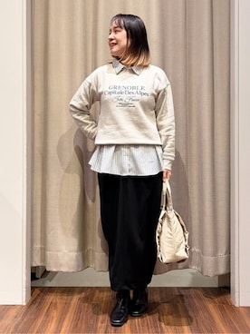 「grove（グローブ）のプレッピーロゴ裏起毛スウェット（スウェット、ホワイト系）」を使った、kanakoさん（レディース・160cm）の冬コーディネート