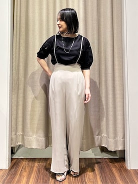 「couture brooch（クチュールブローチ）の【接触冷感・洗える・UV機能付き・二の腕カバー】デイジー＆リボン エンブロドルマントップス（Tシャツ/カットソー、ブラック系）」を使った、kanakoさん（レディース・160cm）の春コーディネート