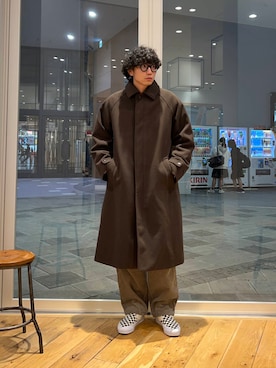 「アイテム（ステンカラーコート）」を使った、isamuさん（メンズ・168cm）の冬コーディネート