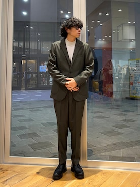 「アイテム（スーツパンツ）」を使った、isamuさん（メンズ・168cm）の秋コーディネート