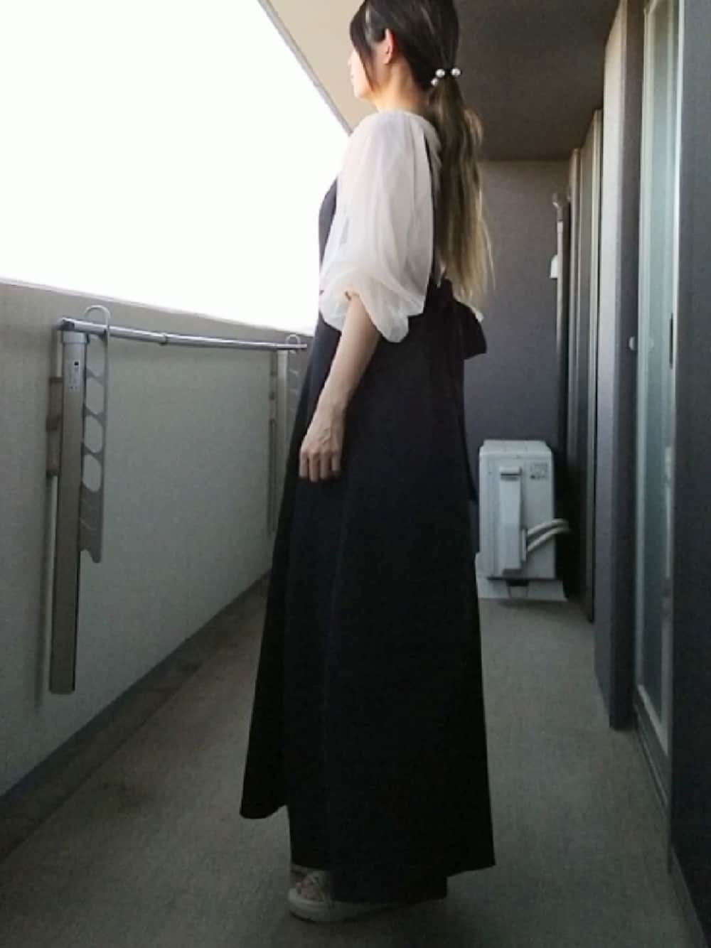 「キャミワンピース、キャミワンピ、スポーツサンダル、デザインスリーブ、もりそで、モリ袖」｜「mysty womanのシアータックスリーブプルオーバー 190304（Tシャツ/カットソー、ベージュ系）」を使った、りりぃさん（レディース・168cm）の夏コーディネートの1枚目の写真