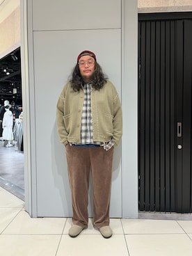 「アイテム（トップス）」を使った、日下部氏さん（メンズ・180cm）の秋コーディネート