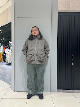 「アイテム（マウンテンパーカー）」を使った、日下部氏さん（メンズ・180cm）の秋コーディネート