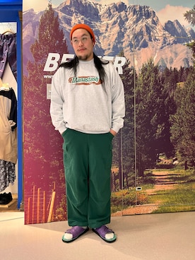 「MANASTASH（マナスタッシュ）のアイテム（スウェット）」を使った、日下部氏さん（メンズ・180cm）の冬コーディネート