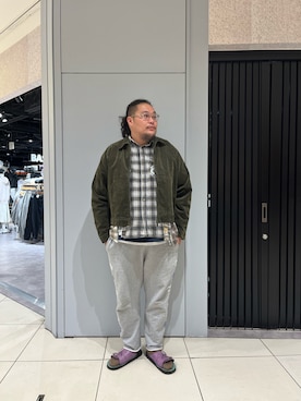 「アイテム（カバーオール）」を使った、日下部氏さん（メンズ・180cm）の冬コーディネート