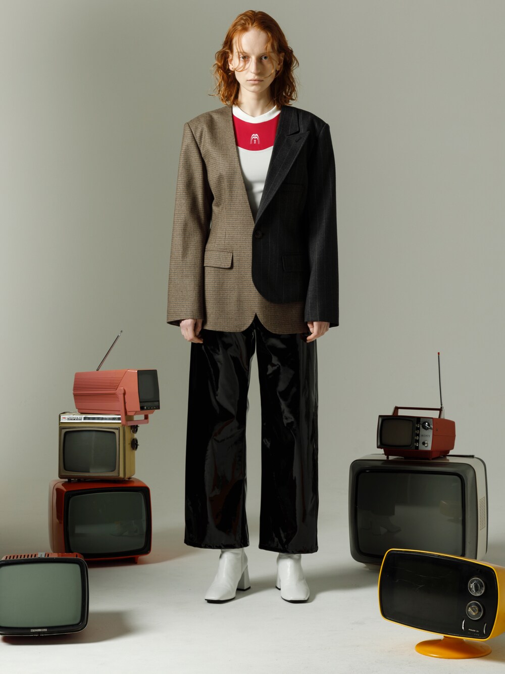 「カジュアル」｜「Metaphor…のアイテム（ノーカラージャケット、ブラウン系）」を使った、Metaphor…さん（レディース・174cm）の春コーディネートの1枚目の写真
