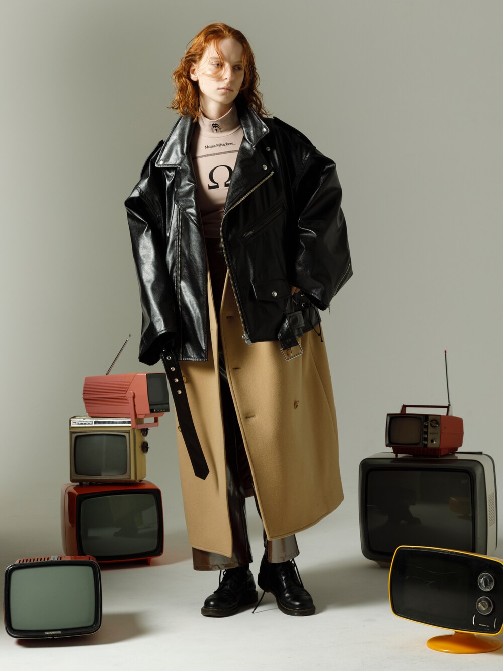 「カジュアル」｜「Metaphor…のアイテム（その他アウター、ベージュ系）」を使った、Metaphor…さん（レディース・174cm）の春コーディネートの1枚目の写真