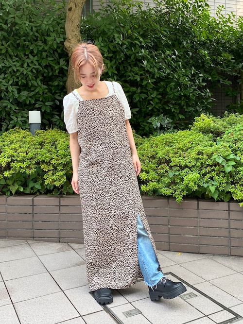 SPINNS（スピンズ）の「レオパード スリット入りキャミワンピース