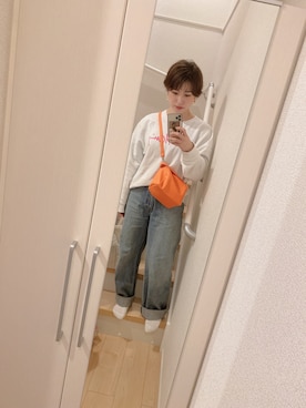 「UNIQLO（ユニクロ）のハイライズワイドストレートジーンズ（デニムパンツ）」を使った、ぼうさん（レディース・161cm）の秋コーディネート