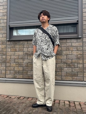 COMOLIのパンツ（ホワイト系）を使った人気ファッションコーディネート
