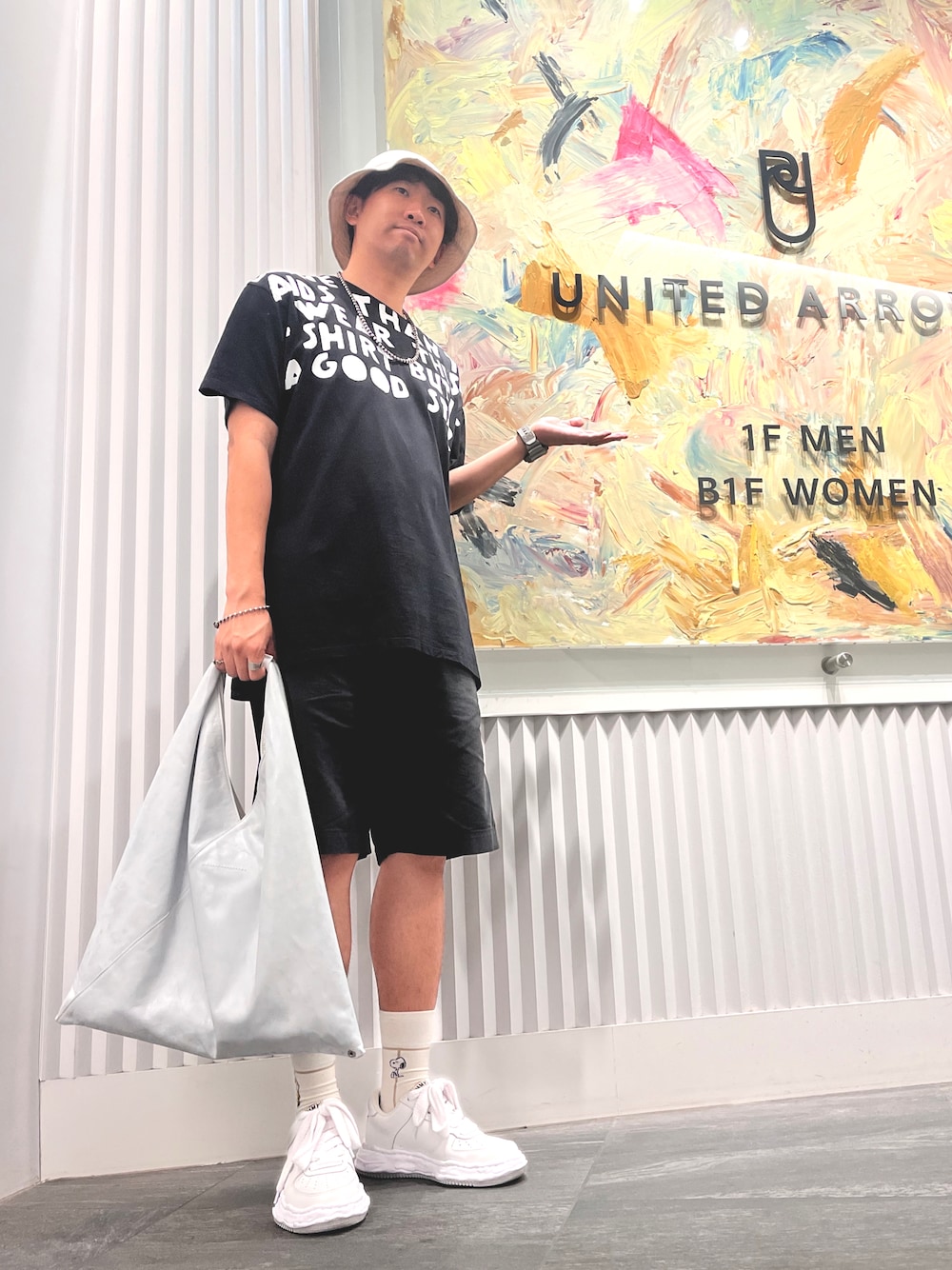 「アツいコーデ全部見せ、Maison MIHARA YASUHIRO、Maison Margiela、Tシャツ、cellar door、mm6 Maison Margiela、ジャパニーズバッグ、スニーカー、おしゃれさんと繋がりたい」｜「Maison Margielaのアイテム（Tシャツ/カットソー、ブラック系）」を使った、jyunichiさん（メンズ・177cm）の夏コーディネートの1枚目の写真