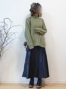 「アイテム（イヤーカフ）」を使った、mikaさん（レディース・155cm）の秋コーディネート