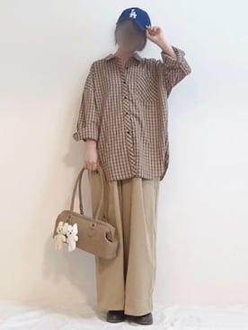 「アイテム（財布/小物、ホワイト系）」を使った、mikaさん（レディース・155cm）の秋コーディネート