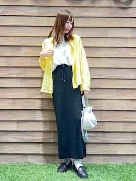 「SHOO・LA・RUE（シューラルー）の【体型カバー】ふんわり質感 やわらかこなれシアーシャツ（シャツ/ブラウス、イエロー系）」を使った、himiさん（レディース・160cm）の春コーディネート