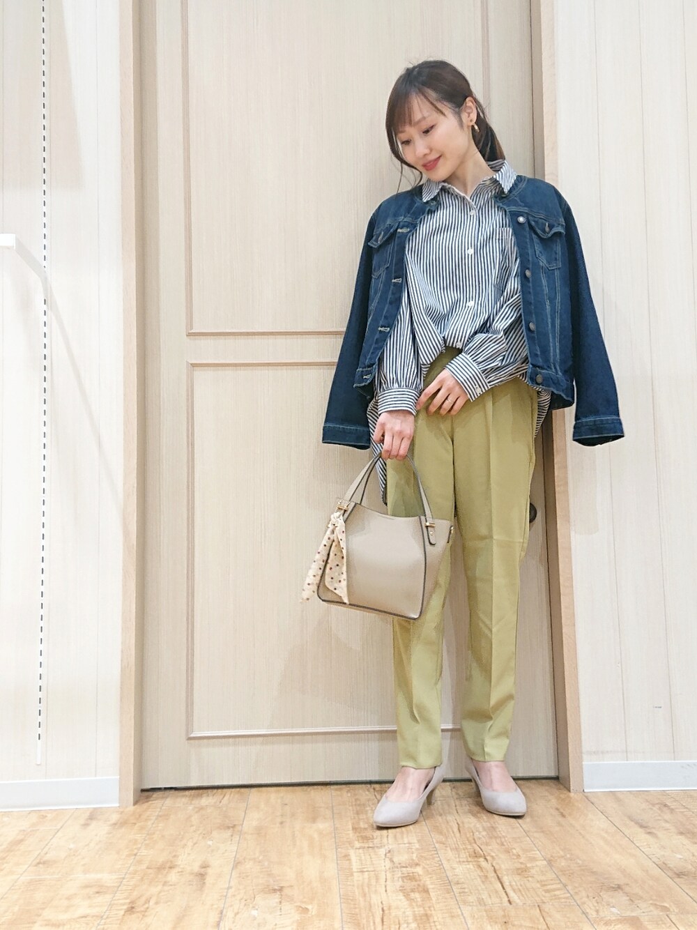 「春服みてみて、シューラルー、春カラー、お洒落さんとつながりたい、カジュアル、ビッグシルエット、シャツスタイル、韓国ファッション」｜「Cutie Blondeの【久保乃々花さん着用商品】カラーストライプBIGシャツ（シャツ/ブラウス、ブルー系）」を使った、himiさん（レディース・160cm）の春コーディネートの1枚目の写真