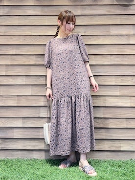 「SHOO・LA・RUE（シューラルー）の花柄ティアードワンピース（ワンピース、ブラウン系）」を使った、himiさん（レディース・160cm）の夏コーディネート