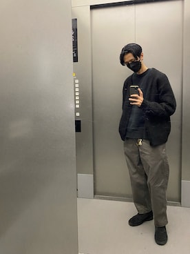 「アイテム（チノパンツ、グレー系）」を使った、KEITAさん（メンズ・178cm）の冬コーディネート