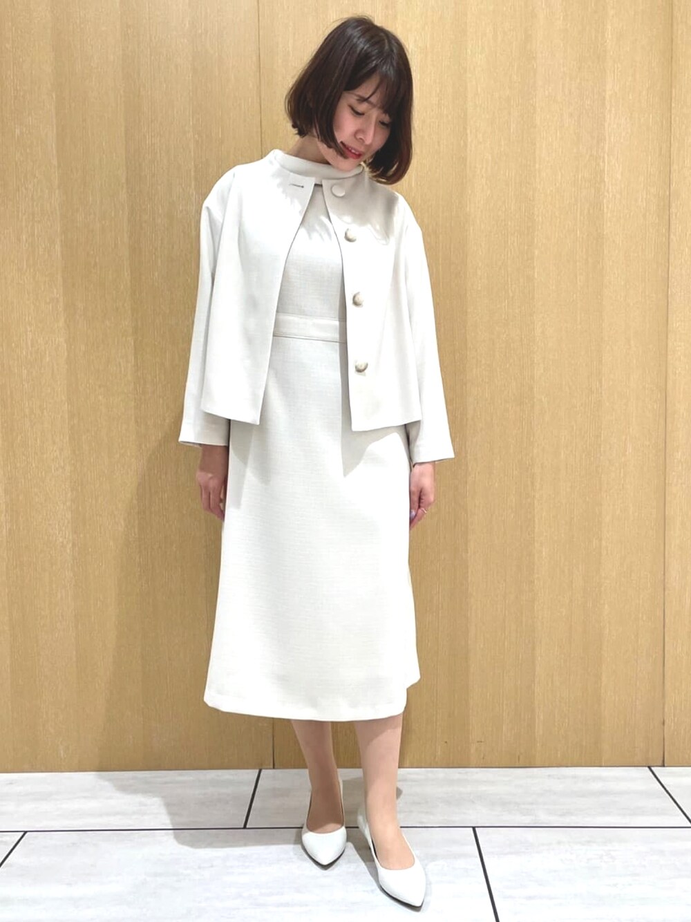 「春服みてみて、大人女子、お出かけコーデ、学校行事、オフィススタイル、卒業式、入学式、シンプルスタイル、キレイめ」｜「UNTITLEDのルージュブッチャーノーカラージャケット（ノーカラージャケット、ベージュ系）」を使った、UNTITLEDさん（レディース・156cm）の春コーディネートの1枚目の写真
