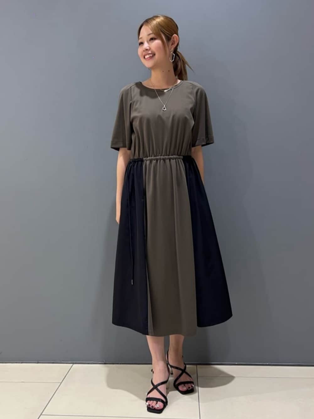 「このスタイルがお気に入り、シンプルコーデ、ラクチンコーデ、大人かわいい、ワンピースコーデ、低身長」｜「UNTITLEDのハリプルジャージワンピース（ワンピース、グリーン系）」を使った、UNTITLEDさん（レディース・153cm）の夏コーディネートの1枚目の写真