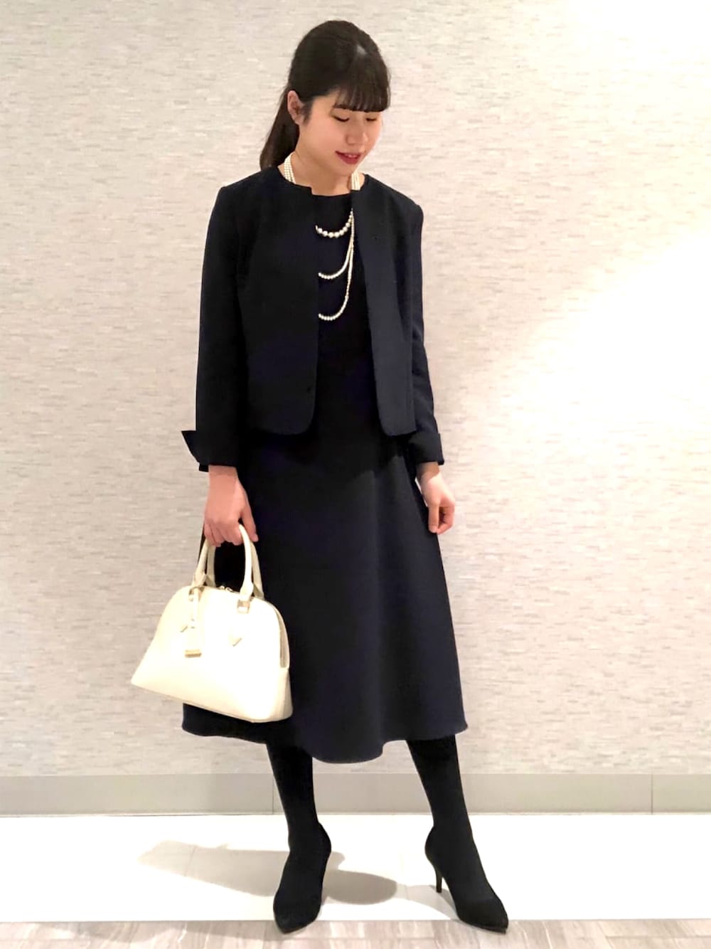 「オケージョン、セレモニー、卒業式、入学式、レセプション、ハレの日、キレイめ、きちんとスタイル、オフィススタイル」｜「UNTITLEDの【学校行事／セレモニー】ジョーゼット ノーカラージャケット＜SETUP可能／入卒＞（ノーカラージャケット、ブルー系）」を使った、UNTITLEDさん（レディース・163cm）の冬コーディネートの1枚目の写真