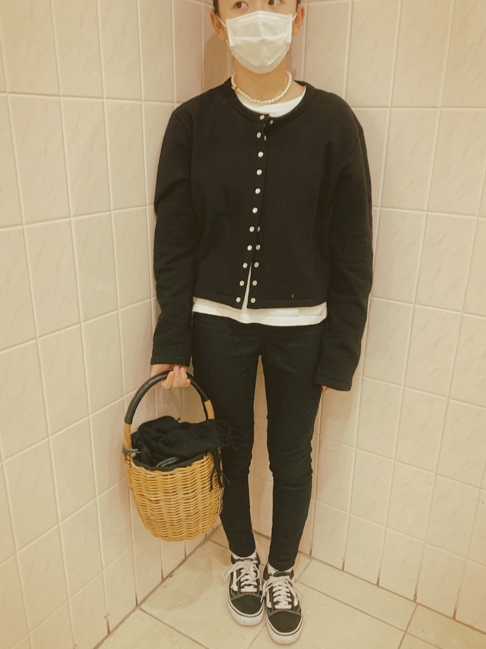 「agnes b.の【agnes b. pour ADAM ET ROPE'】CD PRESSIONS COURT（カーディガン/ボレロ、ブラック系）」を使った、micooさん（キッズ・147cm）の冬コーディネートの1枚目の写真