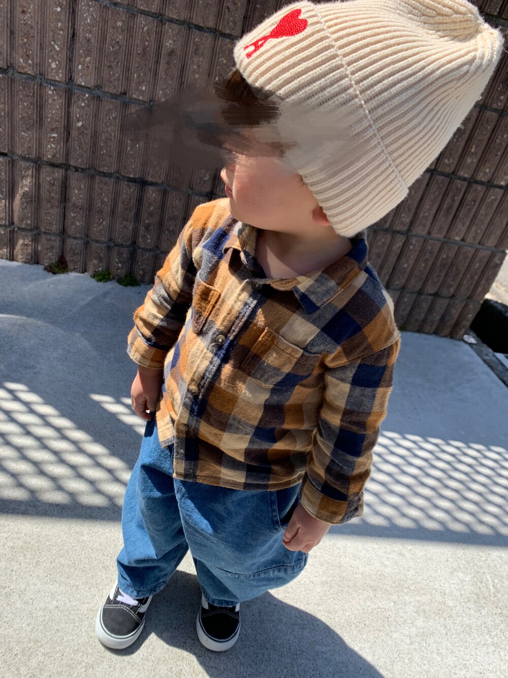 「キッズファッション、おとこのこ、男の子コーデ、むすこーで、1歳、ストリート、男の子」｜「Birthdayのアイテム（デニムパンツ、ブルー系）」を使った、mikiさん（キッズ・80cm）の春コーディネートの1枚目の写真