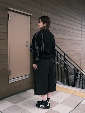「adidas（アディダス）のadidas ADICOLOR DENIM FIREBIRD TRACK TOP / アディダス アディカラー デニム ファイヤーバード トラック トップ（その他アウター、ブラック系）」を使った、なっちゃんさん（レディース・162cm）の秋コーディネート