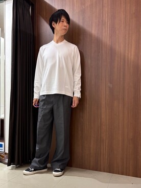「TAKEO KIKUCHI（タケオキクチ）の【尾州織】ブリスタ Vネック カットソー（Tシャツ/カットソー、ホワイト系）」を使った、かたやまさん（メンズ・177cm）の夏コーディネート