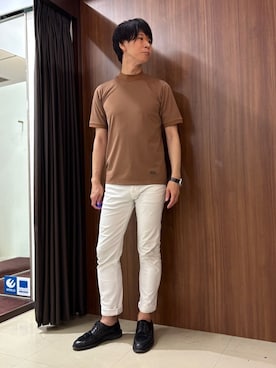 「TAKEO KIKUCHI（タケオキクチ）の【COOL CITY WEAR】モックネック プルオーバー /接触冷感（Tシャツ/カットソー、ブラウン系）」を使った、かたやまさん（メンズ・177cm）の夏コーディネート