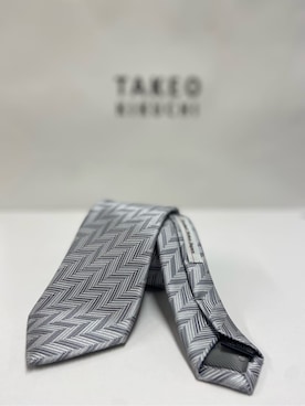 「TAKEO KIKUCHI（タケオキクチ）の【Made in JAPAN】矢絣（やがすり）シルクネクタイ（ネクタイ、シルバー系）」を使った、かたやまさん（メンズ・177cm）の冬コーディネート