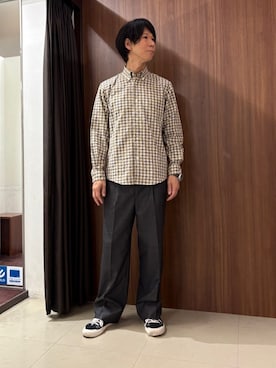 「TAKEO KIKUCHI（タケオキクチ）のチェックボーラーガーゼシャツ（シャツ/ブラウス、ベージュ系）」を使った、かたやまさん（メンズ・177cm）の秋コーディネート