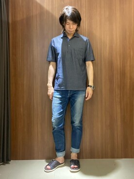 「TAKEO KIKUCHI（タケオキクチ）の【抗菌防臭／9色5サイズ展開】ハニカムメランジ ポロシャツ（ポロシャツ、ブルー系）」を使った、かたやまさん（メンズ・177cm）の夏コーディネート