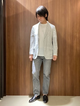 「TAKEO KIKUCHI（タケオキクチ）の【尾州織】リネンブレンド メッシュ ジャケット（テーラードジャケット、グレー系）」を使った、かたやまさん（メンズ・177cm）の春コーディネート