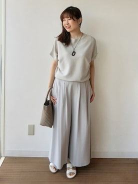 「UNTITLED（アンタイトル）の【11色展開/体型カバー】前後2WAYフレンチスリーブニット（ニット/セーター、ベージュ系）」を使った、なみきさん（レディース・165cm）の夏コーディネート