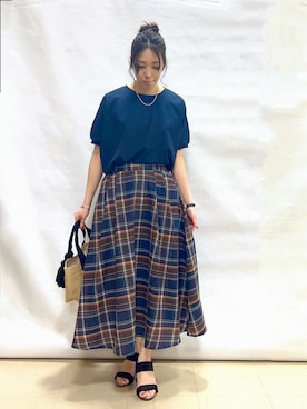 「SHOO・LA・RUE（シューラルー）の【ひんやり/洗濯後しわになりにくい】インせず着られる さらっとタッチのドルマンブラウス（シャツ/ブラウス、ブルー系）」を使った、まっつんさん（レディース・160cm）の春コーディネート