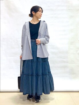 「SHOO・LA・RUE（シューラルー）の【体型カバー】バックギャザーで魅せる オーバーサイズシャツ（シャツ/ブラウス、ブルー系）」を使った、まっつんさん（レディース・160cm）の春コーディネート