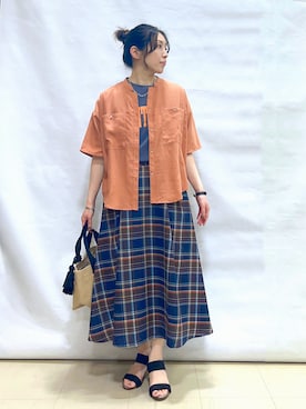 「SHOO・LA・RUE（シューラルー）の【洗濯機可/S-LL】大人の抜け感 ゆるっと5分袖シャツ（シャツ/ブラウス、オレンジ系）」を使った、まっつんさん（レディース・160cm）の春コーディネート