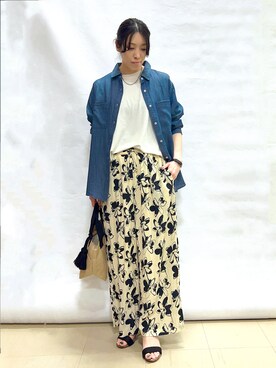 「SHOO・LA・RUE（シューラルー）の【UV/体型カバー/S-LL/綿100%】優しく透ける 柔らかシアーデニムシャツ（シャツ/ブラウス、ブルー系）」を使った、まっつんさん（レディース・160cm）の春コーディネート