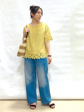 「SHOO・LA・RUE（シューラルー）の【ひんやり/洗濯後しわになりにくい/S-LL】コーデの主役になる レース付きブラウス（シャツ/ブラウス、イエロー系）」を使った、まっつんさん（レディース・160cm）の夏コーディネート