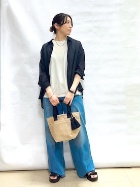 「SHOO・LA・RUE（シューラルー）の【体型カバー】こなれ感たっぷり やわらかゆるっとシアーシャツ（シャツ/ブラウス、ブラック系）」を使った、まっつんさん（レディース・160cm）の春コーディネート