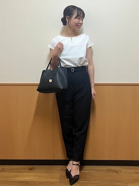 「index（インデックス）の【接触冷感】ビジューキーネックフレンチトップス《UVケア／洗濯機OK／XS～3L／8col》（Tシャツ/カットソー、ホワイト系）」を使った、MAYUKIさん（レディース・156cm）の春コーディネート