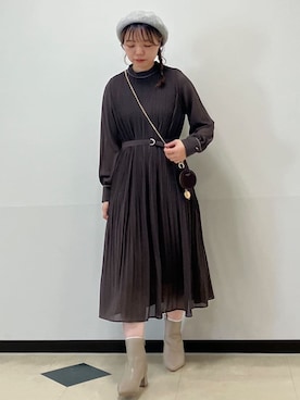「アイテム（チャーム、ブラウン系）」を使った、MAYUKIさん（レディース・156cm）の秋コーディネート