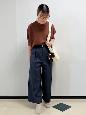 「アイテム（チャーム、ブラウン系）」を使った、MAYUKIさん（レディース・156cm）の秋コーディネート