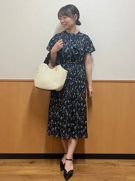「index（インデックス）の◆【日比谷花壇コラボ】ラッフルタイプリーツワンピース【防シワ/洗濯機OK】（ワンピース、ブルー系）」を使った、MAYUKIさん（レディース・156cm）の夏コーディネート