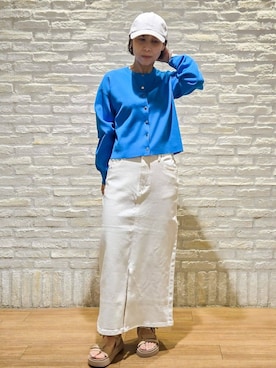 「アイテム（デニムスカート、ホワイト系）」を使った、yoshimiさん（レディース・153cm）の春コーディネート