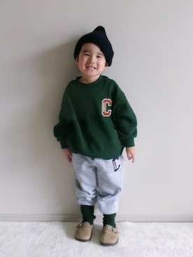 「Catchup（ケチャップ）の【2026AW】Cステッチワッペンスウェットトップス（スウェット、グリーン系）」を使った、つーとひーさん（キッズ・110cm）の秋コーディネート