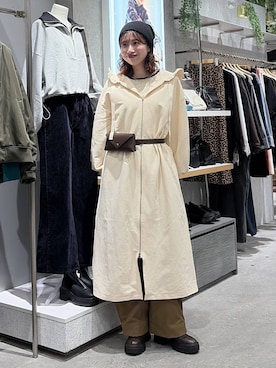 「アイテム（その他パンツ、イエロー系）」を使った、rikaさん（レディース・164cm）の秋コーディネート